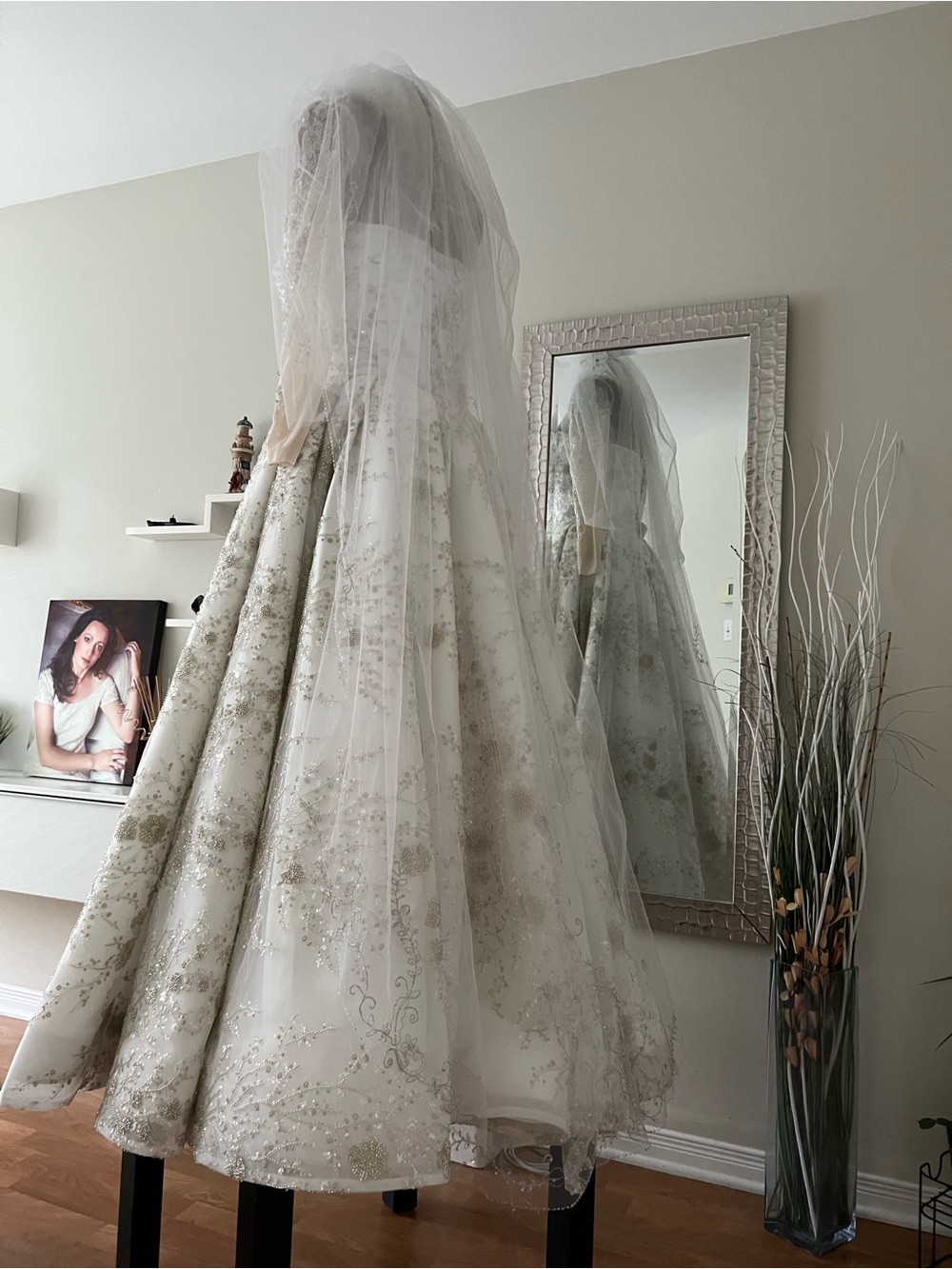 Wedding dress - Picture 5 of 6